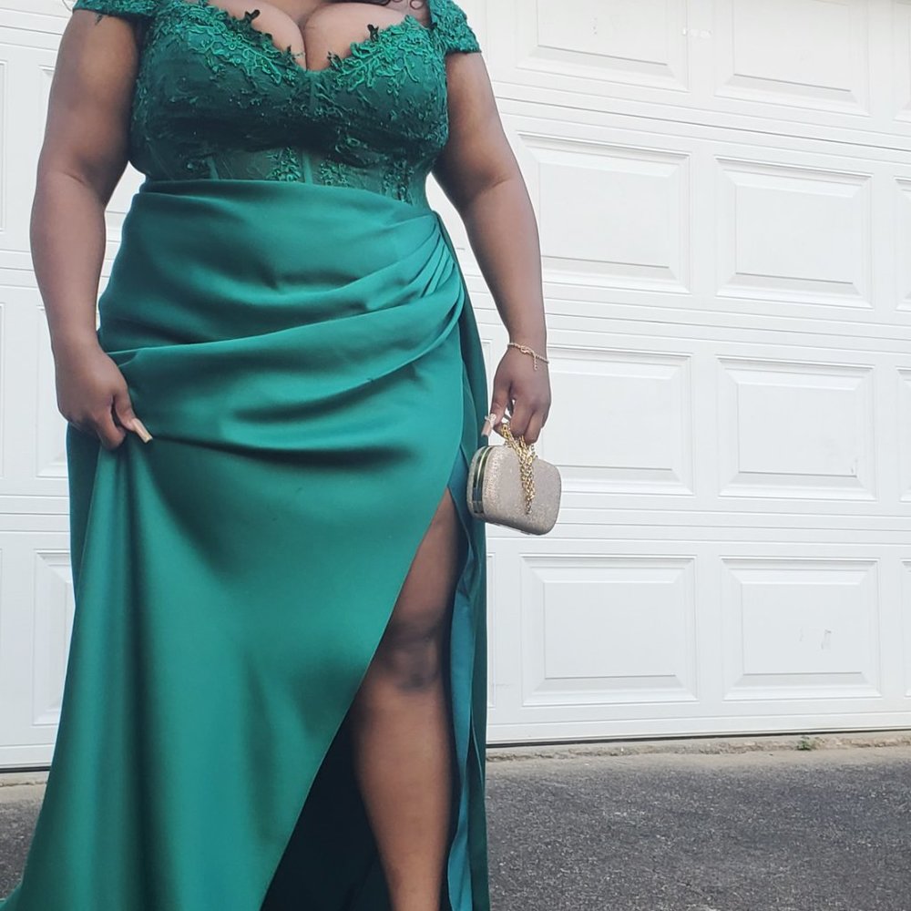 Gown - Picture 2 of 2